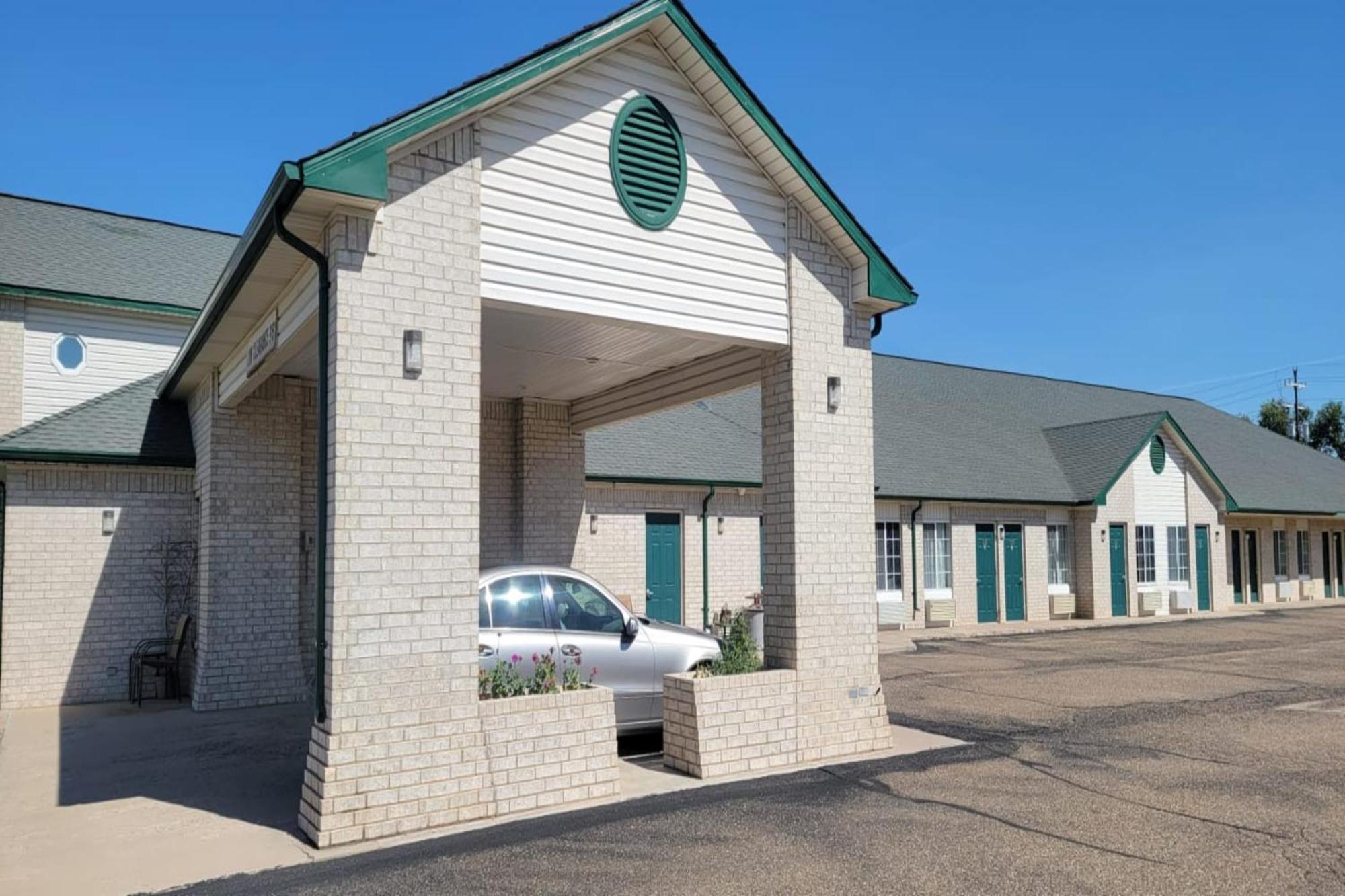 Hometown Inn By Oyo Texhoma, Ok Exterior photo